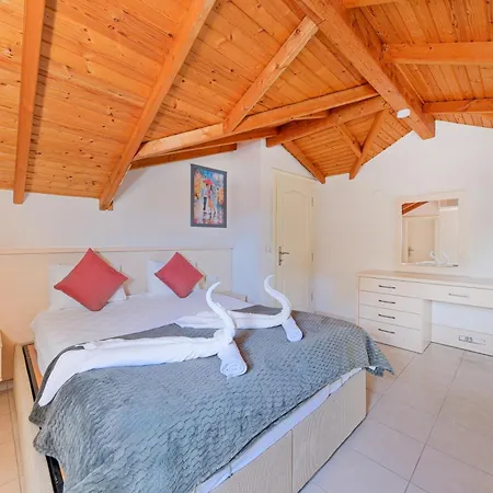 Gul - Private Pool , 10 Min Walk Fethiye