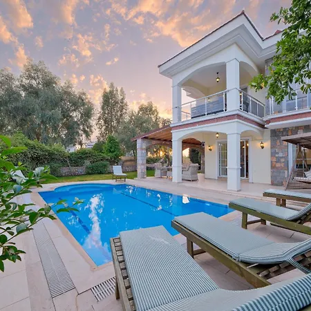 Villa Gul - Private Pool , 10 Min Walk Fethiye