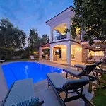 Gul - Private Pool , 10 Min Walk Villa