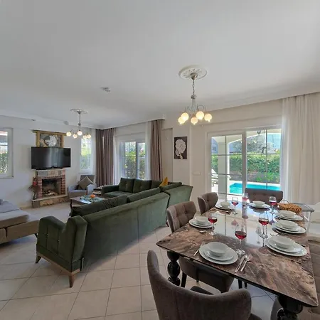 Villa Guel, *